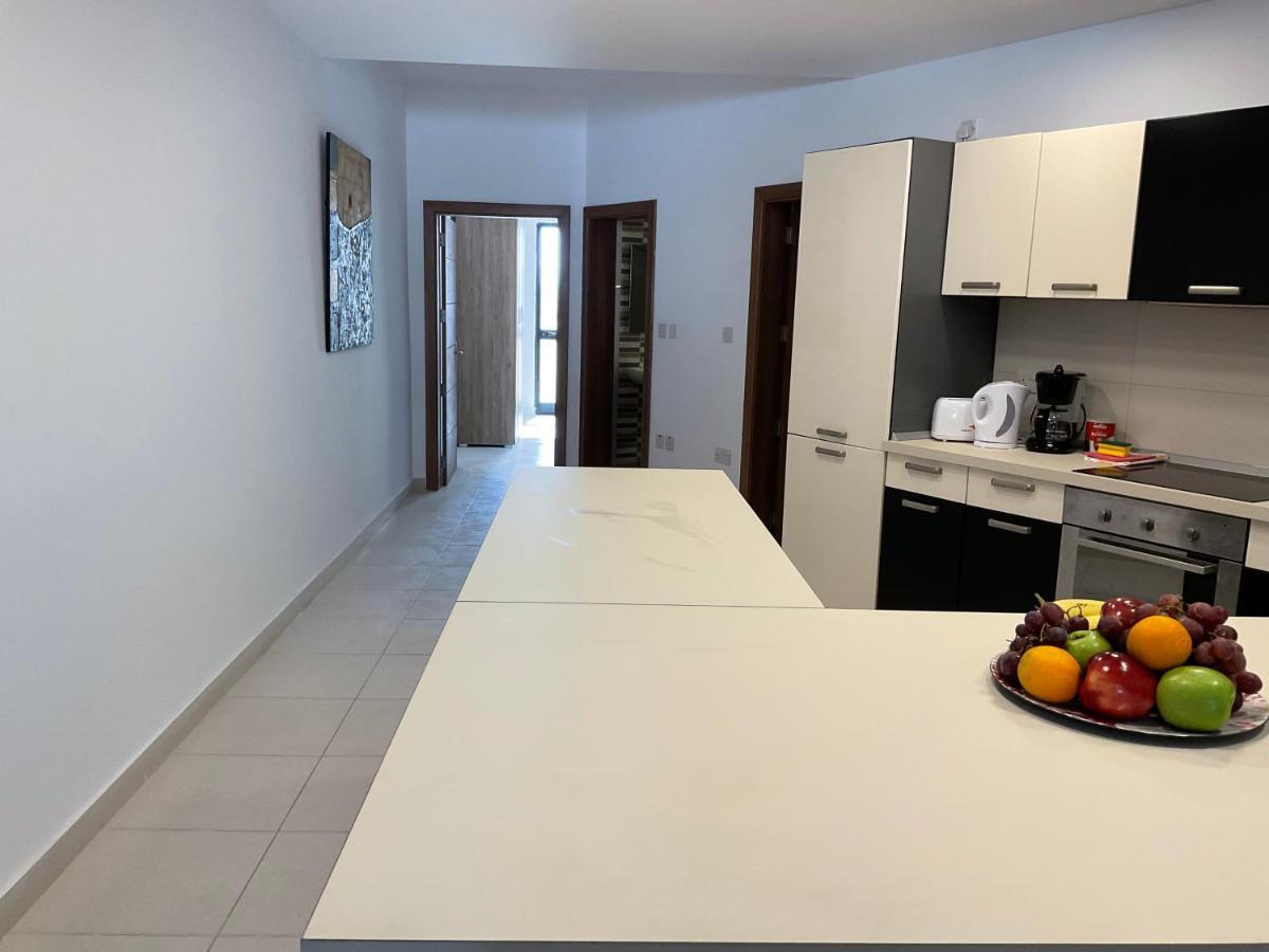 Privilege Suits Swatar Birkirkara Bagian luar foto